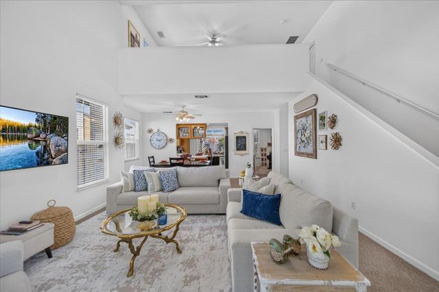 337 Village Drive, Dinuba, CA 93618