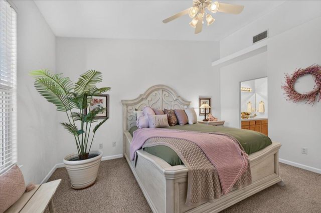 337 Village Drive, Dinuba, CA 93618
