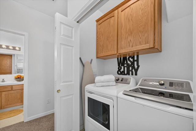 337 Village Drive, Dinuba, CA 93618