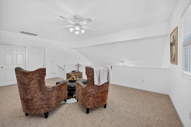 337 Village Drive, Dinuba, CA 93618