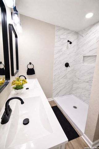 215 E Lubbock, San Antonio, TX 78204