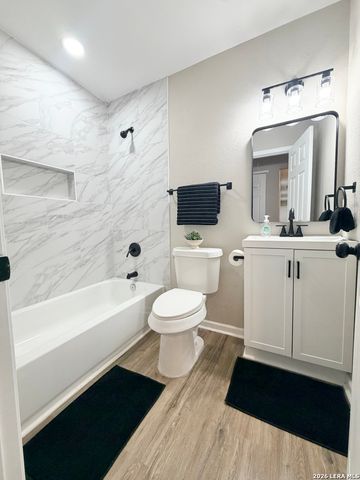 215 E Lubbock, San Antonio, TX 78204