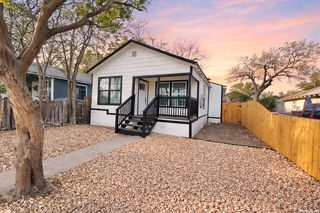 215 E Lubbock, San Antonio, TX 78204