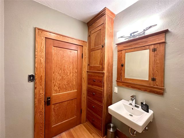 605 8th Avenue, Marion, IA 52302