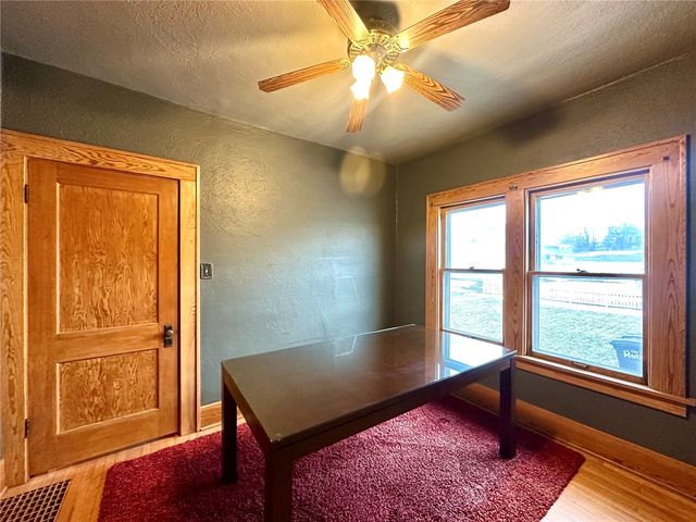 605 8th Avenue, Marion, IA 52302