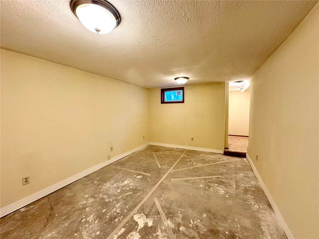 605 8th Avenue, Marion, IA 52302