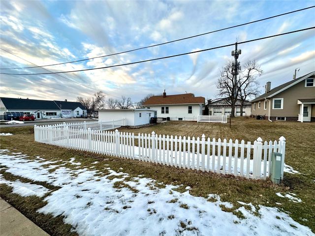 605 8th Avenue, Marion, IA 52302