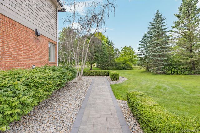 6411 Lapham Court, Salem Township, MI 48170