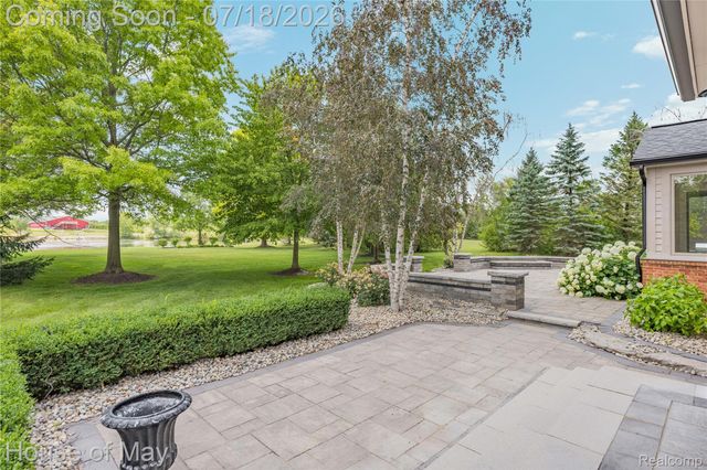 6411 Lapham Court, Salem Township, MI 48170