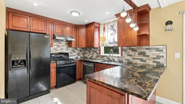 10025 S CANTERBURY RD, Philadelphia, PA 19114