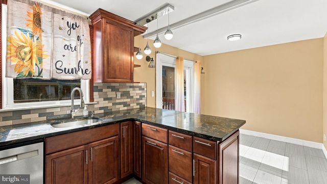 10025 S CANTERBURY RD, Philadelphia, PA 19114