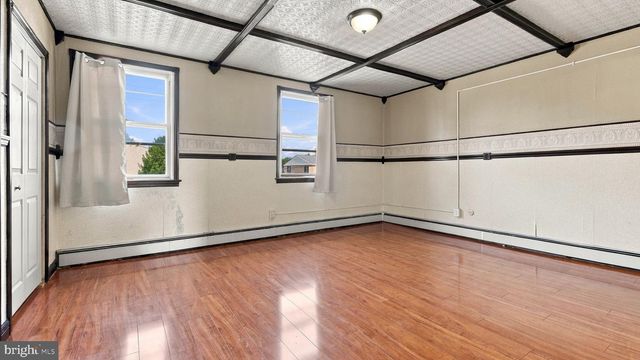 10025 S CANTERBURY RD, Philadelphia, PA 19114