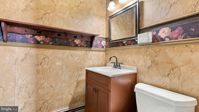 10025 S CANTERBURY RD, Philadelphia, PA 19114