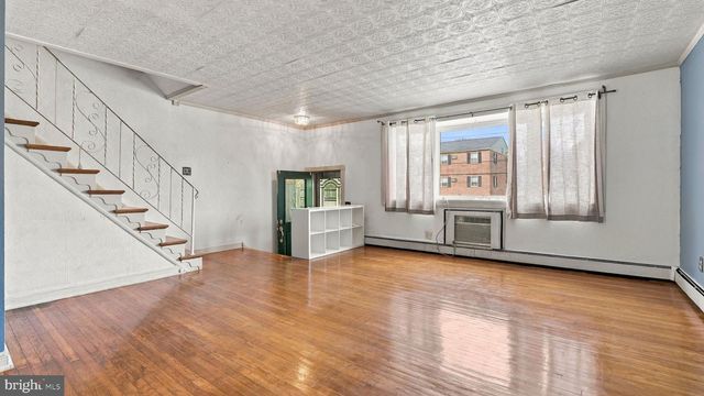 10025 S CANTERBURY RD, Philadelphia, PA 19114