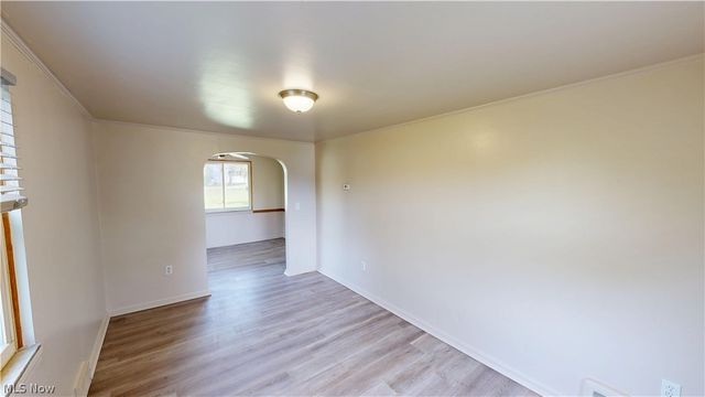 34 W Lewis Street, Struthers, OH 44471