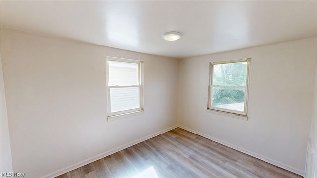 34 W Lewis Street, Struthers, OH 44471
