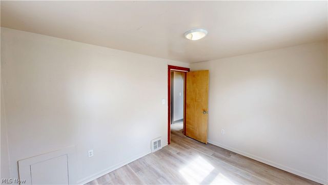34 W Lewis Street, Struthers, OH 44471