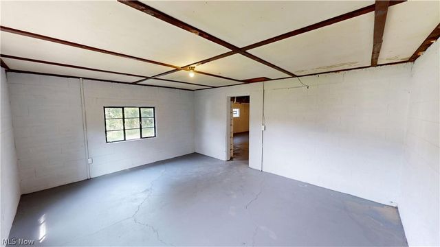34 W Lewis Street, Struthers, OH 44471