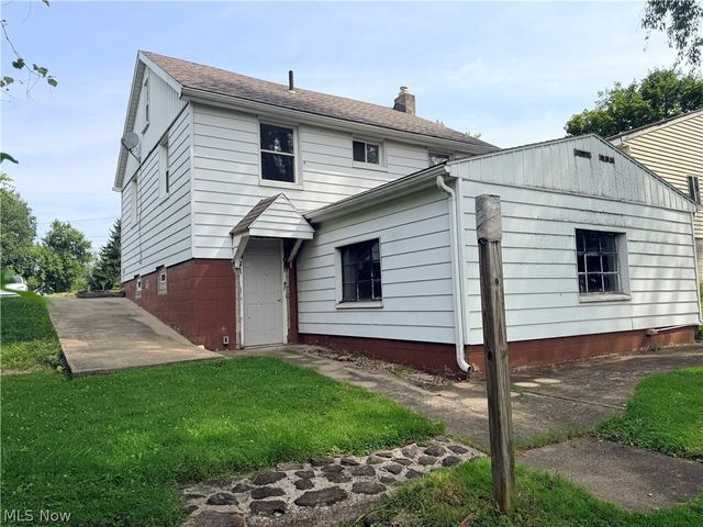 34 W Lewis Street, Struthers, OH 44471