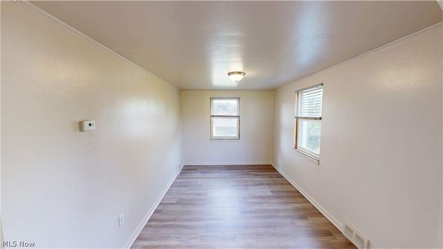 34 W Lewis Street, Struthers, OH 44471