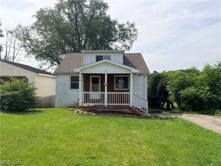 34 W Lewis Street, Struthers, OH 44471