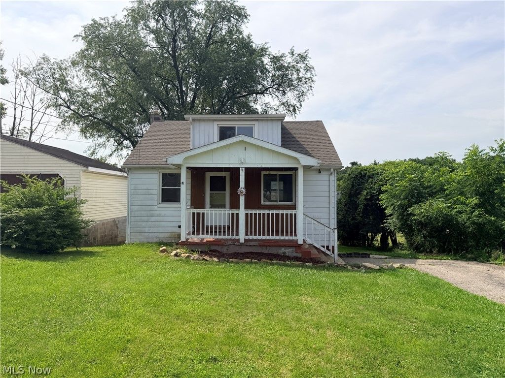 34 W Lewis Street, Struthers, OH 44471