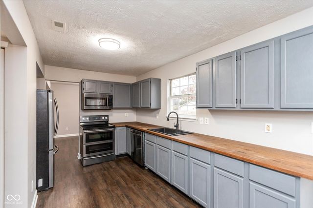 12480 Traverse Place, Fishers, IN 46038