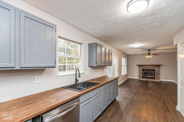 12480 Traverse Place, Fishers, IN 46038