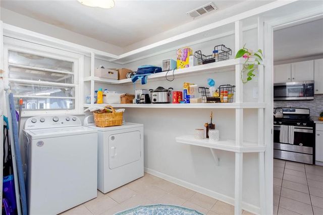 2880 Hall Drive SE, Smyrna, GA 30082