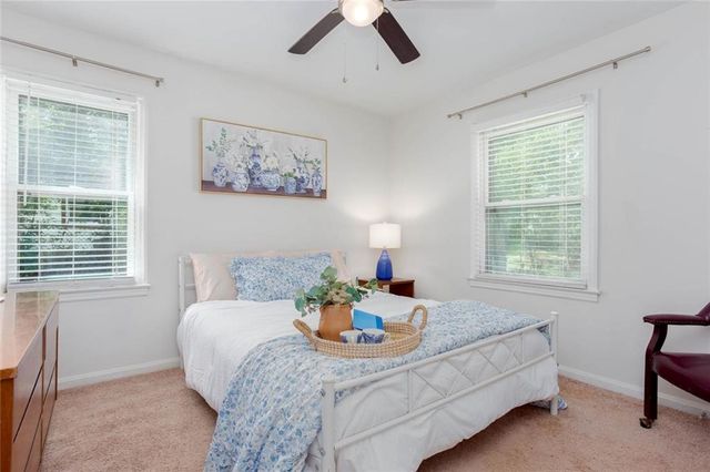 2880 Hall Drive SE, Smyrna, GA 30082
