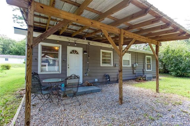 2880 Hall Drive SE, Smyrna, GA 30082