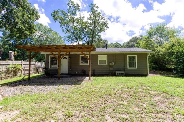 2880 Hall Drive SE, Smyrna, GA 30082