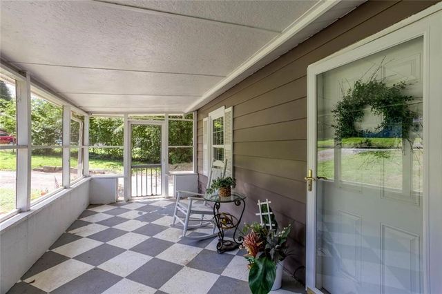 2880 Hall Drive SE, Smyrna, GA 30082