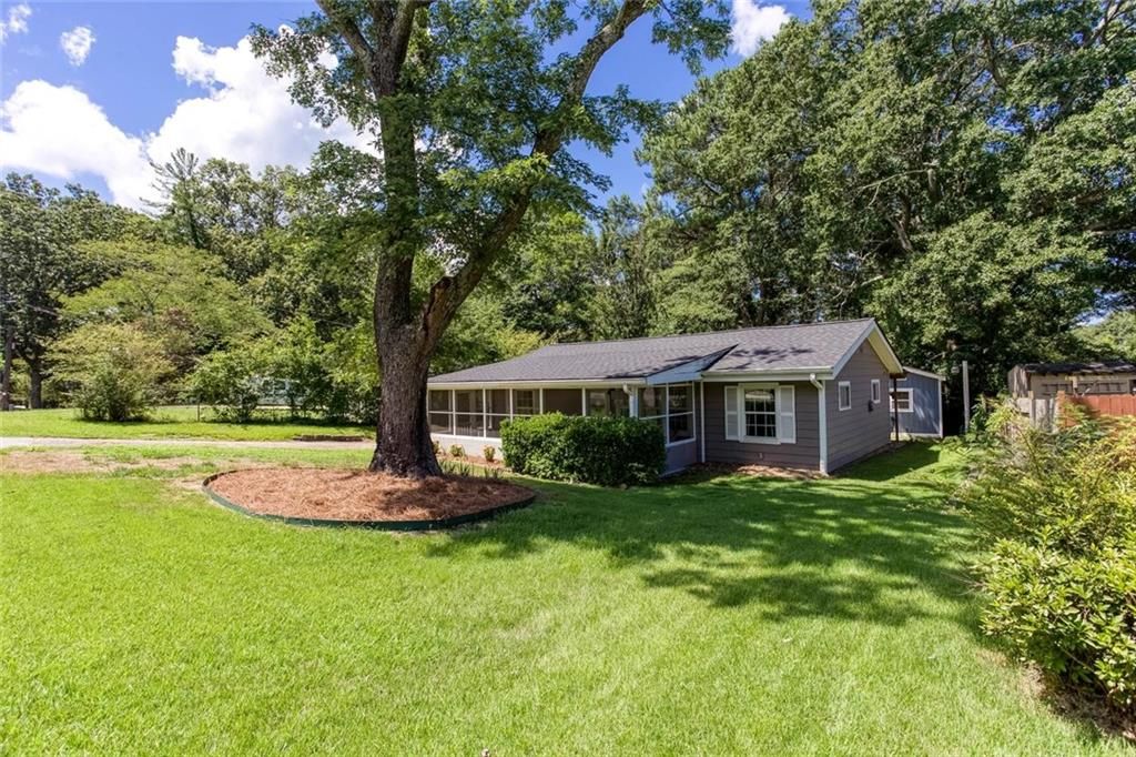 2880 Hall Drive SE, Smyrna, GA 30082