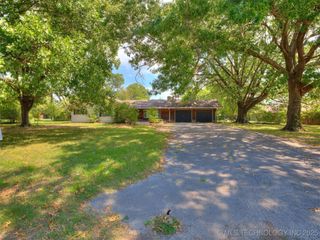 1104 Illinois Avenue, Muskogee, OK 74403