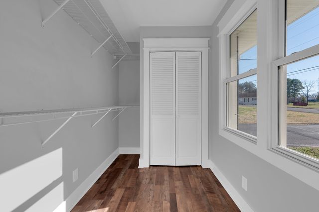 407 Dow Dr, Shelbyville, TN 37160