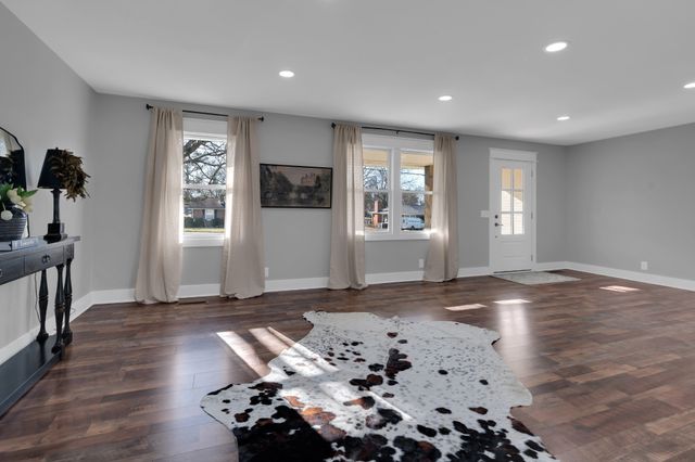 407 Dow Dr, Shelbyville, TN 37160