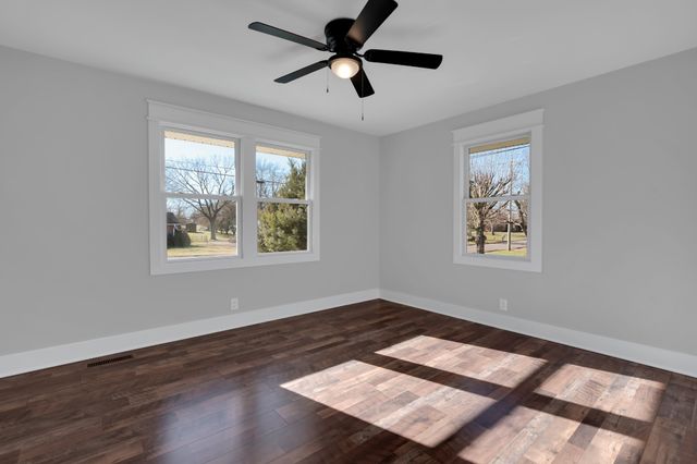 407 Dow Dr, Shelbyville, TN 37160