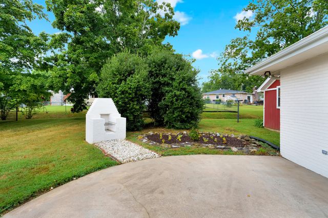 407 Dow Dr, Shelbyville, TN 37160