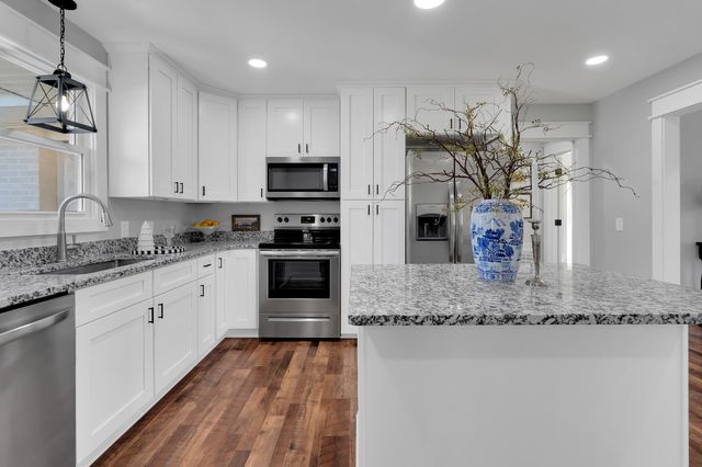 407 Dow Dr, Shelbyville, TN 37160