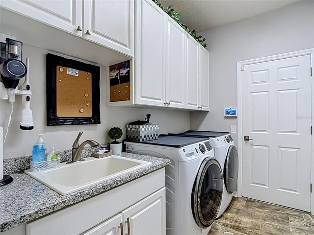 19128 CENTRE ROSE BOULEVARD, Lutz, FL 33558