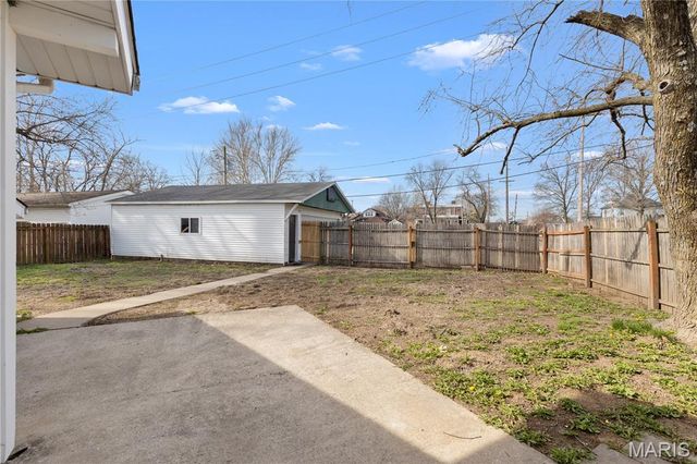 2004 W F Street, Belleville, IL 62226