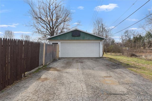 2004 W F Street, Belleville, IL 62226