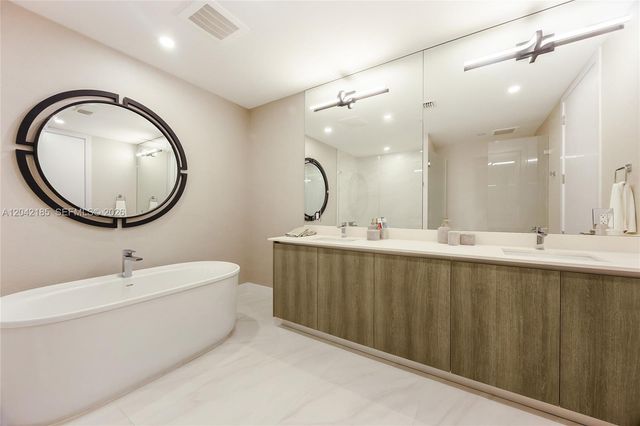 17550 Collins Ave 702, Sunny Isles Beach, FL 33160