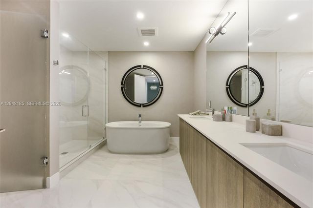 17550 Collins Ave 702, Sunny Isles Beach, FL 33160