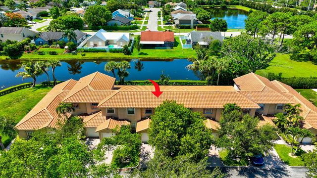 6374 Park Lake Circle, Boynton Beach, FL 33437