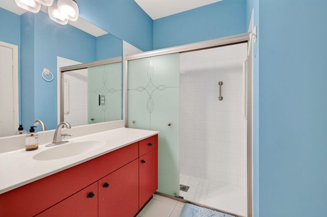 6374 Park Lake Circle, Boynton Beach, FL 33437