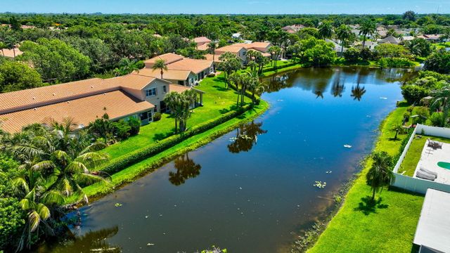 6374 Park Lake Circle, Boynton Beach, FL 33437