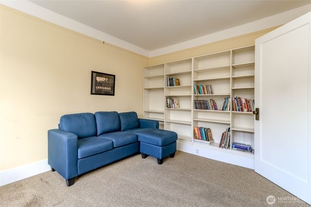 206 5th Avenue NW, Puyallup, WA 98371