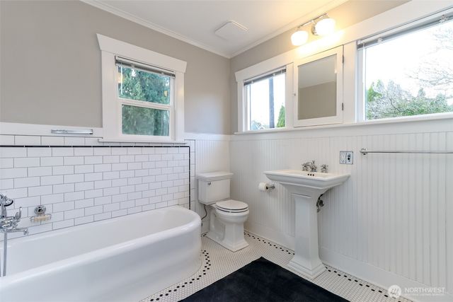 206 5th Avenue NW, Puyallup, WA 98371